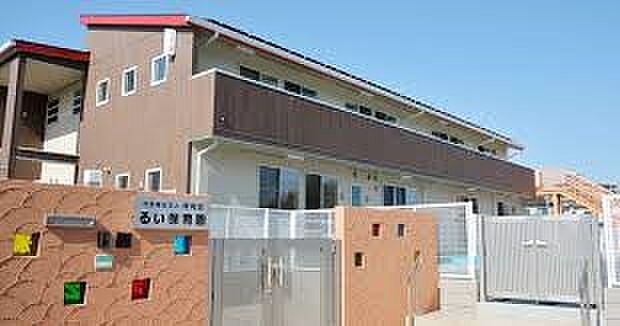 幼稚園・保育園 311m るい保育園(日本の伝統を取り入れながら、「笑顔と愛情」をモットーに「心と身体の元気な子」を保育目標に掲げる保育園。所在地は緑区道祖土3丁目。北浦和駅から3kmぐらい…