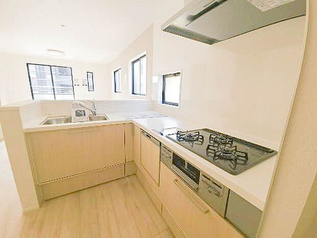 こちらの物件が少しでも気になるようでしたら、お気軽にお問合せください。人生でいちばん大きなお買い物ですので、ゆっくりご見学ください。ネット上の画像と実際の見学では、リアル感がまるで違います。…