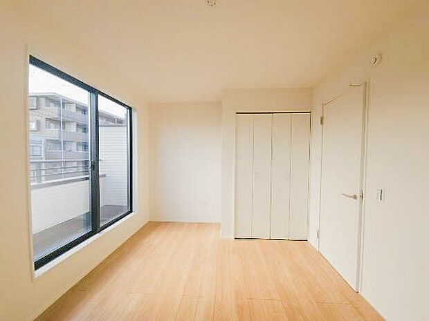 こちらの物件が少しでも気になるようでしたら、お気軽にお問合せください。人生でいちばん大きなお買い物ですので、ゆっくりご見学ください。ネット上の画像と実際の見学では、リアル感がまるで違います。…