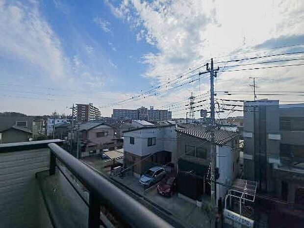 こちらの物件が少しでも気になるようでしたら、お気軽にお問合せください。人生でいちばん大きなお買い物ですので、ゆっくりご見学ください。ネット上の画像と実際の見学では、リアル感がまるで違います。…