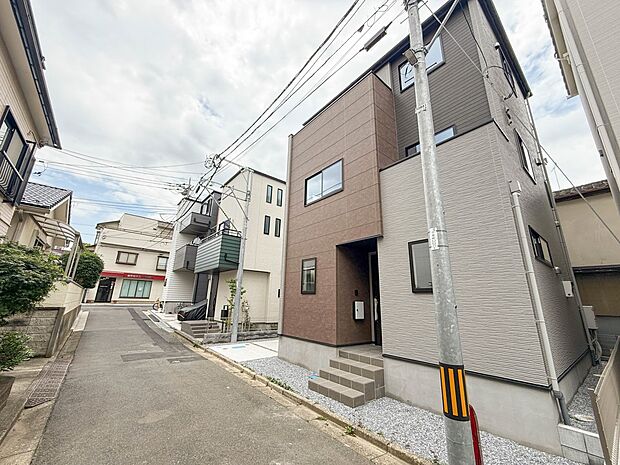 1号棟【前面道路4ｍ】車の通行が少ないので、静かな住環境を維持することができます。