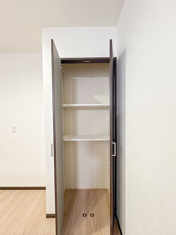 【収納】各部屋を最大限に広く使って頂ける様、全居住スペースに収納付。プライベートルームはゆったりと快適に。