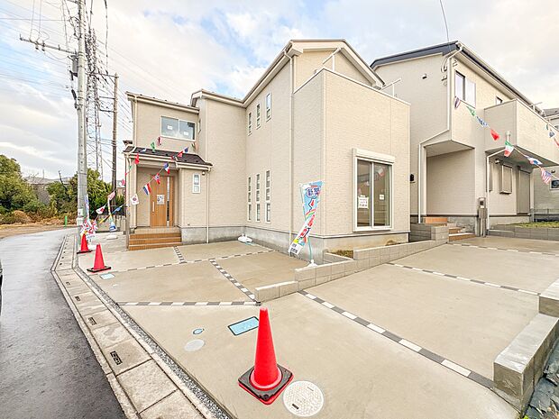 【前面道路、2.9m】車の通行が少ないので、静かな住環境を維持することができます。