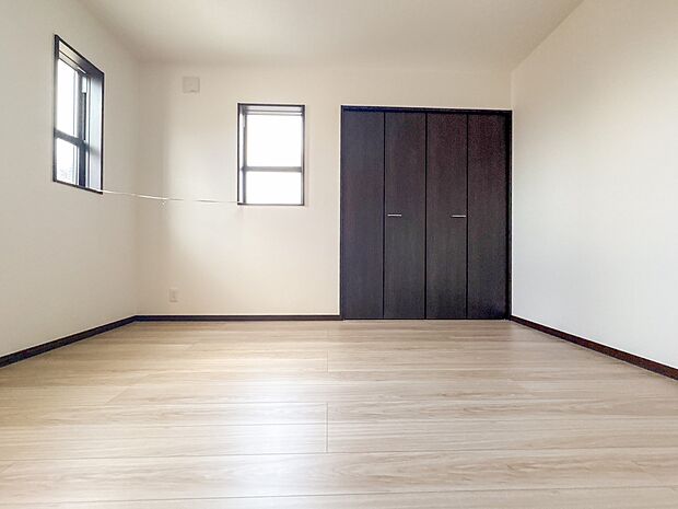 【洋室5.5帖】充実した生活は伸びやかな居室空間から始まります。快適に・伸びやかに。心の潤いを求める方々へ。