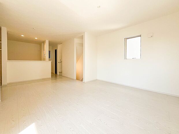 【LDK17帖】明るく開放的な空間が広がるLDK。