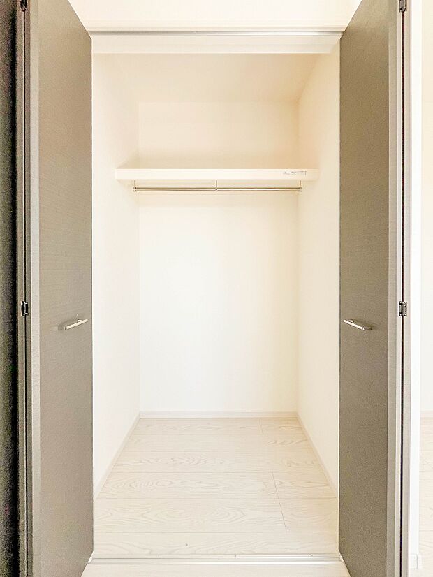 【収納】各部屋を最大限に広く使って頂ける様、全居住スペースに収納付。プライベートルームはゆったりと快適に。