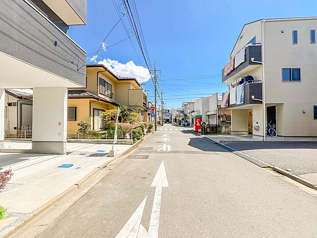 【前面道路南西6ｍ】車の通行が少ないので、静かな住環境を維持することができます。