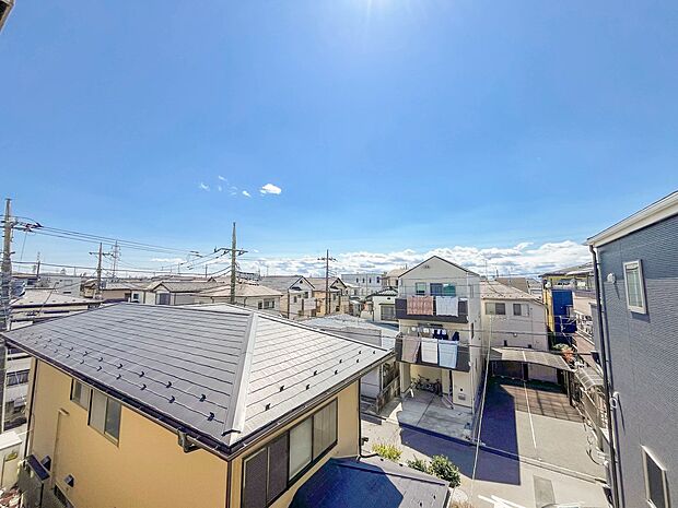 【眺望】眺望や窓からの景色が良いと、家で過ごす時間も快適です。