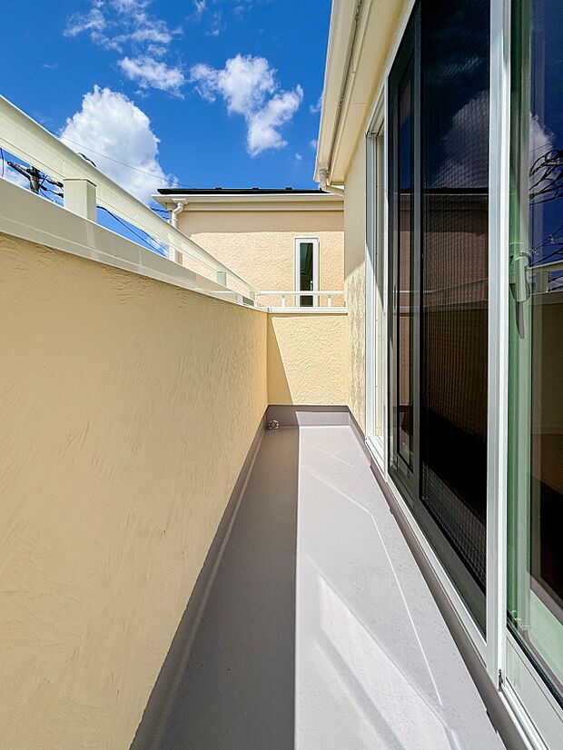 3号棟【バルコニー】バルコニーから差し込む陽光・通風は、住環境・快適性と共に有り続ける貴重な「財産」です。