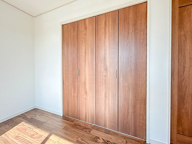 3号棟【収納】各部屋を最大限に広く使って頂ける様、全居住スペースに収納付。プライベートルームはゆったりと快適に。