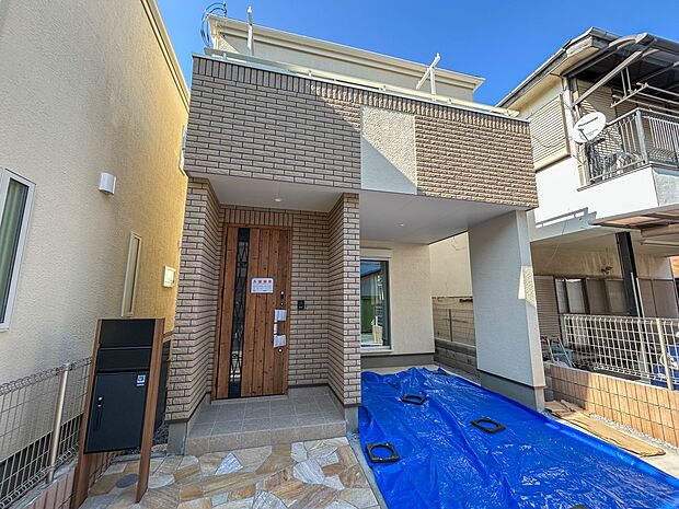 5号棟【現地外観】陽当りや通風性など各所に施された工夫で住みやすさを実現。部屋の大きさや周辺環境・街並など、資料には掲載していない情報が現地にはたくさんございます。是非ご確認下さい。