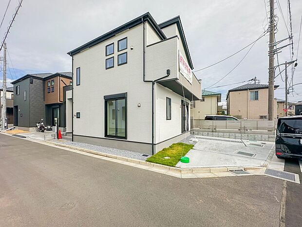 【外観-8号棟-】ここから始まる「日常」はご家族にとってかけがえのない時間となります。少しでも豊かに、快適に。そんな想いから本邸宅は生まれました。