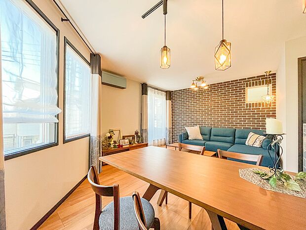 【LDK16帖】広々としたリビングダイニング。