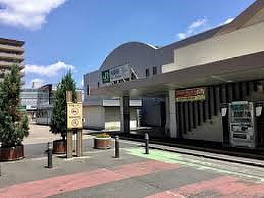 駅 400m 与野駅(京浜東北線の停車駅として、1番線のりばが大宮方面(北行)、2番線のりばが上野・東京・横浜・大船方面(南行)です。東京都心に通いやすく、通勤、通学に利用する駅として重宝さ…