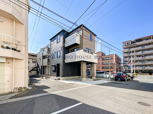 【前面道路-公道6m+位置指定道路4m】車の通行が少ないので、静かな住環境を維持することができます。