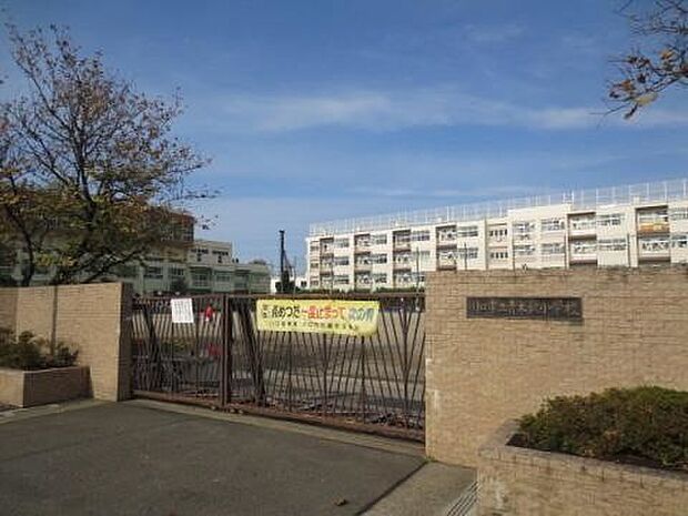 小学校 650m 青木北小学校