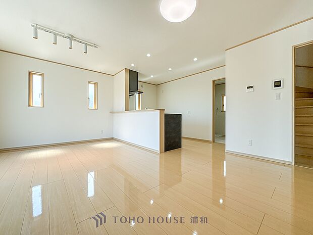 【LDK16.35帖】忙しい朝でも家族揃って食事をしたいゆとりあるダイニングスペース。