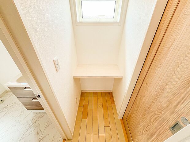 【ワークスペース】スタディーカウンターがあるので、勉強するお子様を見守れます。