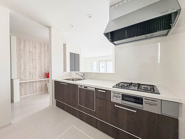 3号棟【キッチン】収納力もあるカウンターキッチンを採用。