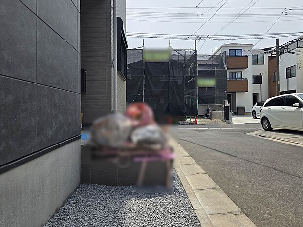 【庭】趣味を楽しむ場であり、家族団らんの場にもなる専用庭。ガーデニングや家庭菜園、プールや遊具を置いて子供の遊び場、テーブルやイスを設置し憩いのスペースなどメリットはたくさんあります。