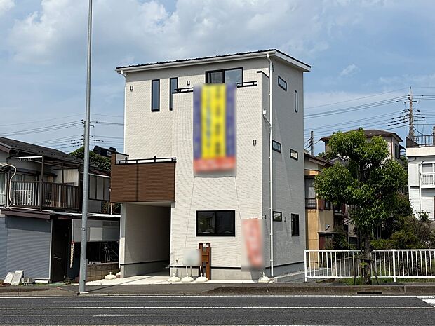 【外観】家族の温かさと陽光の暖かさ、楽しい毎日と明るい未来を予感させる「空間が織り成すひとつ先の住み心地」を演出します。