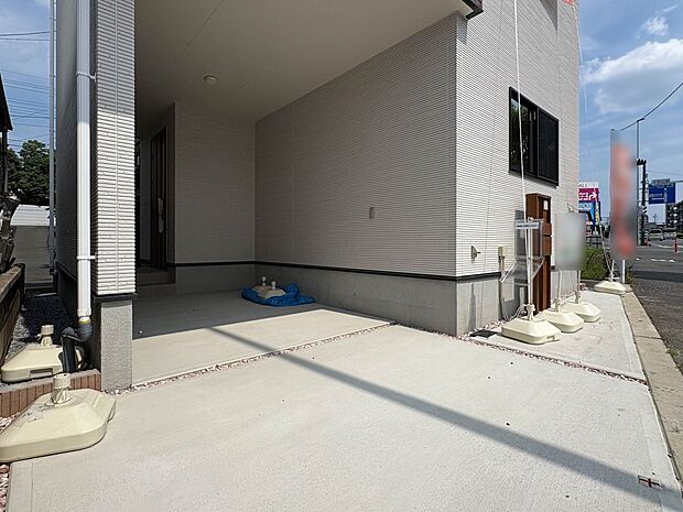 【庭】陽当りや通風性など各所に施された工夫で住みやすさを実現。部屋の大きさや周辺環境・街並など、資料には掲載していない情報が現地にはたくさんございます。是非ご確認下さい。