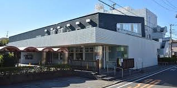 図書館 200m 蕨市立図書館