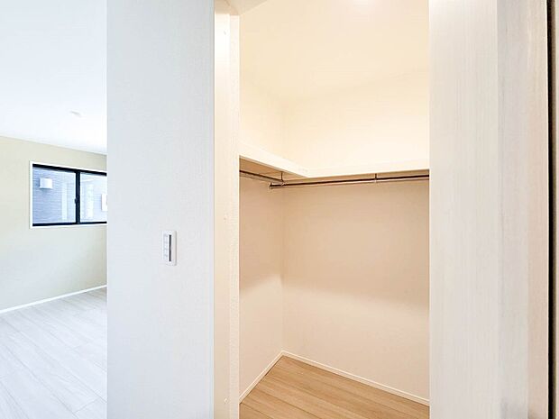 3号棟【収納】限られたスペースを有効に活用できる壁面クローゼット。