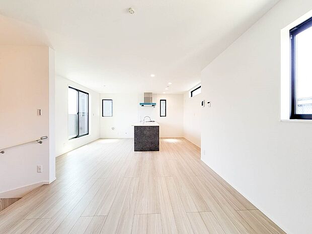 3号棟【Dining】ダイニングテーブルを置いても十分な広さが確保されています。