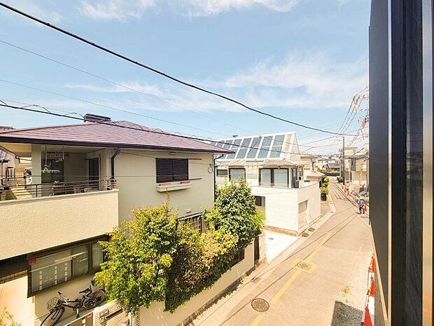 3号棟【眺望・バルコニー】  バルコニーから差し込む陽光・通風は、住環境・快適性と共に有り続ける貴重な「財産」です。