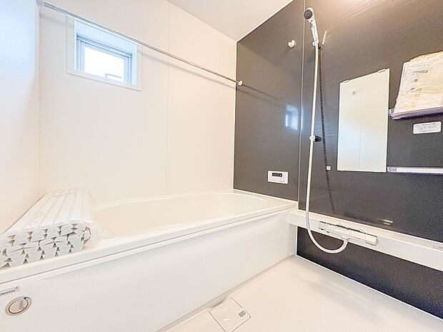 1号棟【浴室】一日の疲れを癒してくれるお風呂空間。使いやすさと上質な質感を両立して、単なる習慣から特別な時間に変わるはず。