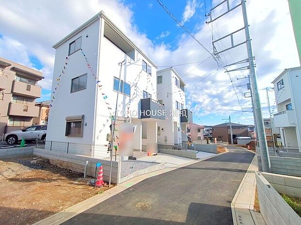 【前面道路4m】車の通行が少ないので、静かな住環境を維持することができます。