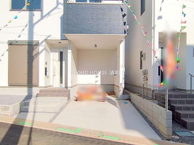 【駐車場】毎日の生活にマイカーが必須という方は、購入を検討する際、駐車場があることは大事な条件です。毎日の通勤や家族の送迎、買い物やお出かけなどクルマのある暮らしを満喫したい方は要チェック。…