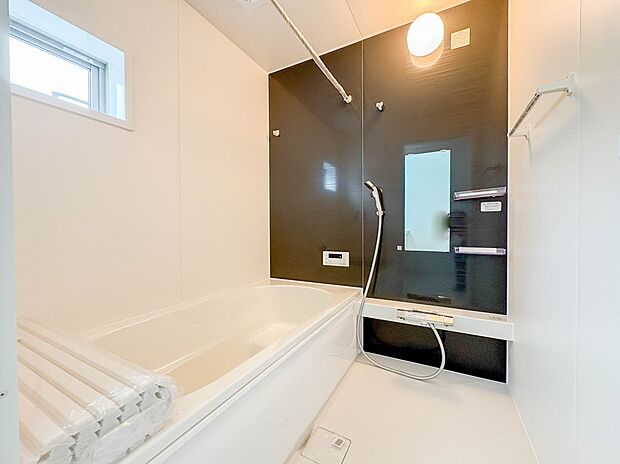 2号棟【浴室】一日の疲れを癒してくれるお風呂空間。使いやすさと上質な質感を両立して、単なる習慣から特別な時間に変わるはず。