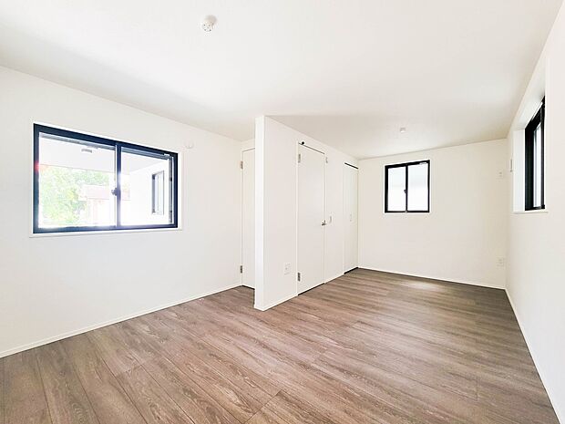 3号棟【洋室-8.3帖】一日の疲れをいやしてくれる主寝室。時を忘れて過ごす場所として過ごせるお部屋。