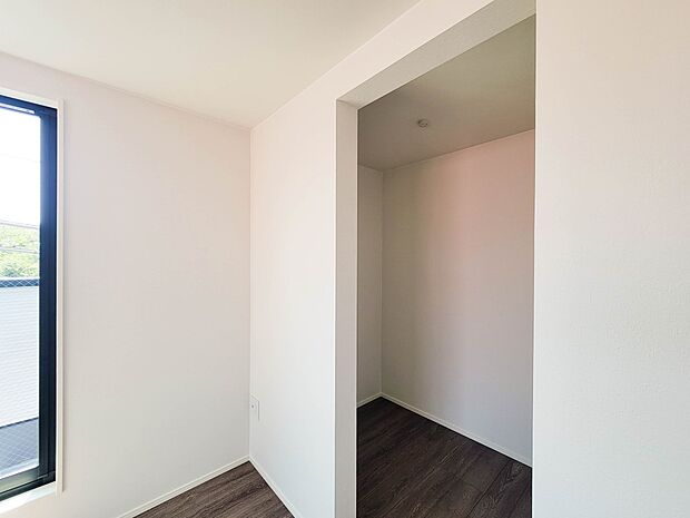 3号棟【収納】限られたスペースを有効に活用できる壁面クローゼット。