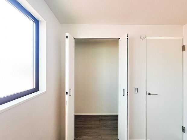 3号棟【収納】限られたスペースを有効に活用できる壁面クローゼット。