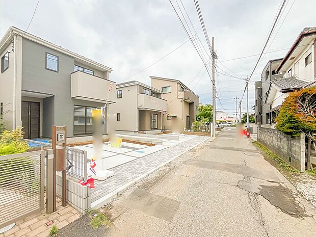 【前面道路4m】車の通行が少ないので静かな住環境を維持することができます