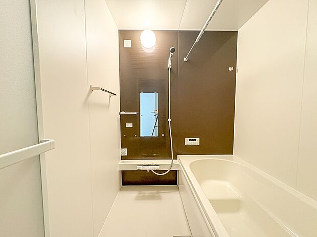 1号棟【浴室】一日の疲れを癒してくれるお風呂空間。使いやすさと上質な質感を両立して、単なる習慣から特別な時間に変わるはず。