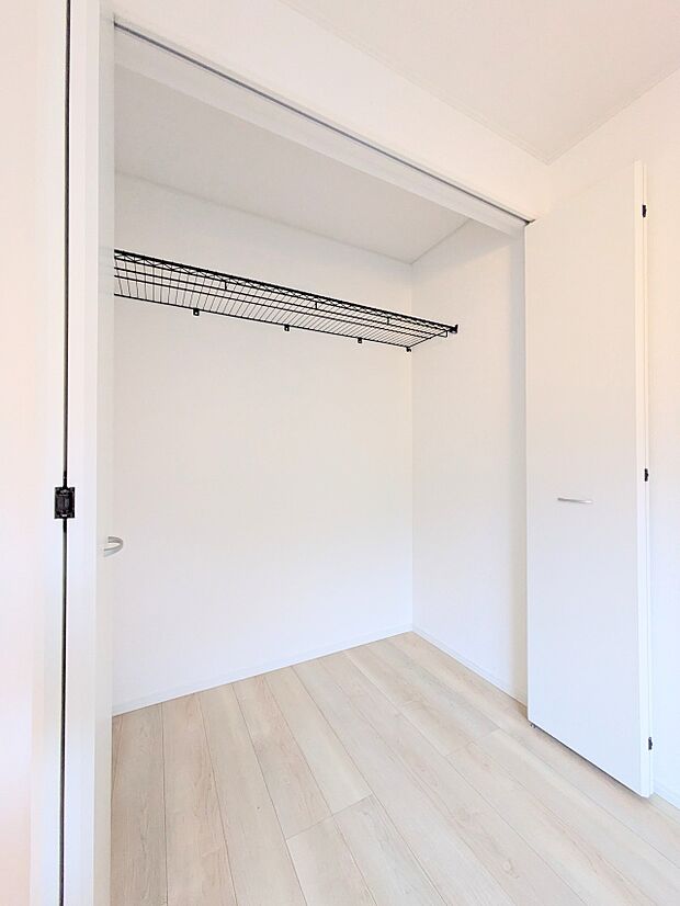 こちらの物件が少しでも気になるようでしたら、お気軽にお問合せください。人生でいちばん大きなお買い物ですので、ゆっくりご見学ください。ネット上の画像と実際の見学では、リアル感がまるで違います。…