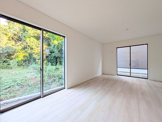 【ダイニング】愛を感じる、幸せを想う、心地よさを受けとる家の各スペースや各お部屋のさまざまな設備。人として日々の暮らしを先へすすめる設備・仕様を採用しています。