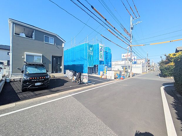 【前面道路】陽当りや通風性など各所に施された工夫で住みやすさを実現。部屋の大きさや周辺環境・街並など、資料には掲載していない情報が現地にはたくさんございます。是非ご確認下さい。