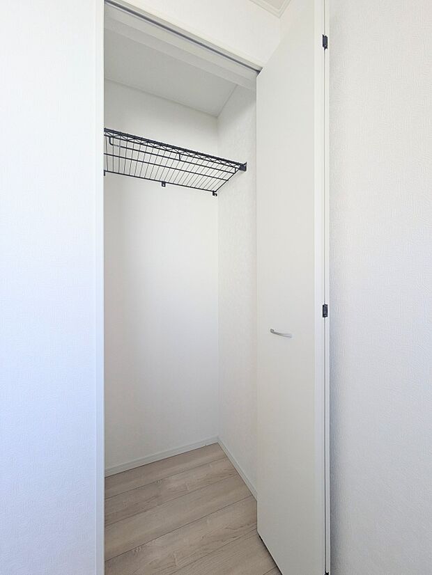 こちらの物件に少しでもご興味がありましたら、お気軽にお電話下さい。ネット上で「見えない物」「わからない事」でも、実際にご見学いただくことで、手に取るようにおわかりいただけるはずです。