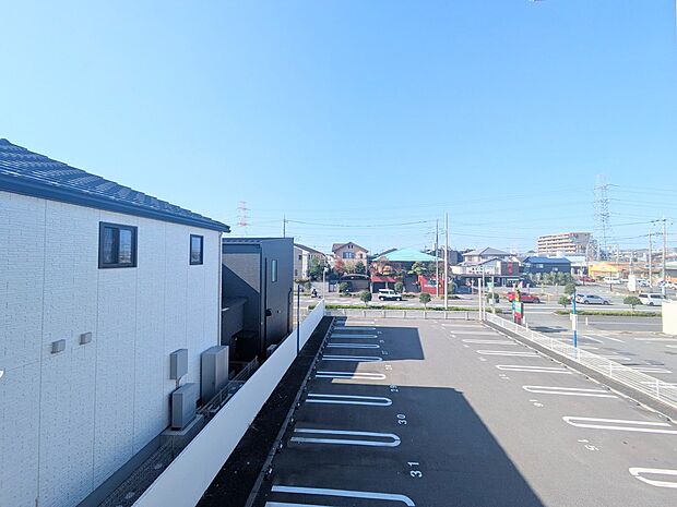 【眺望】少し優雅に、眺望の良い部屋で新生活をしてみませんか?眺望や窓からの景色が良いと、家で過ごす時間も快適です。