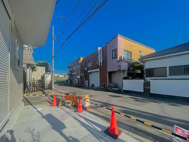 【外観】車の通行が少ないので、静かな住環境を維持することができます。