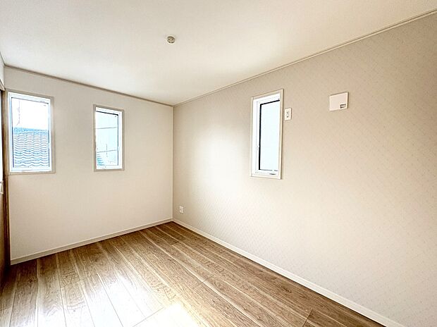 【洋室5帖】3階洋室・全居室クローゼット完備・各洋室、アクセントクロスの配色デザイン