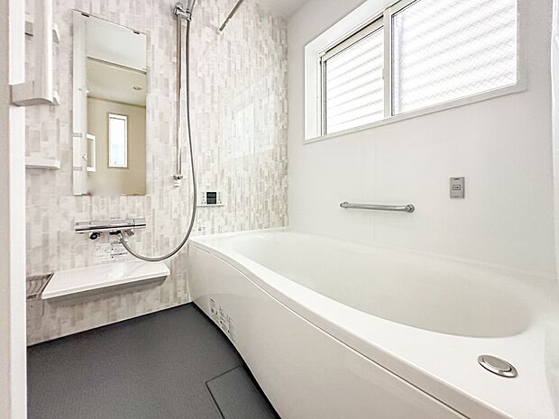 【浴室】自動お湯はり、追い炊き機能・洋室乾燥暖房機能をの備えたバスルーム