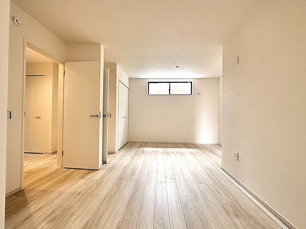 【寝室10.1帖】充実した生活は伸びやかな居室空間から始まります。快適に・伸びやかに。心の潤いを求める方々へ。