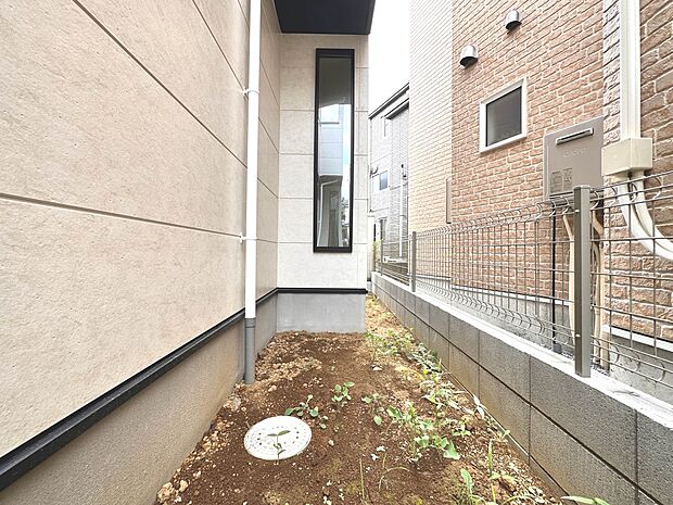 【庭】プランター等をおいてガーデニングが楽しめます。