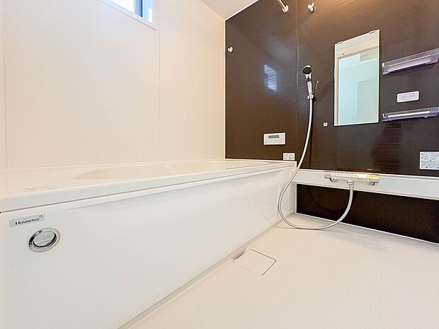 1号棟【浴室】一日の疲れを癒してくれるお風呂空間。使いやすさと上質な質感を両立して、単なる習慣から特別な時間に変わるはず。